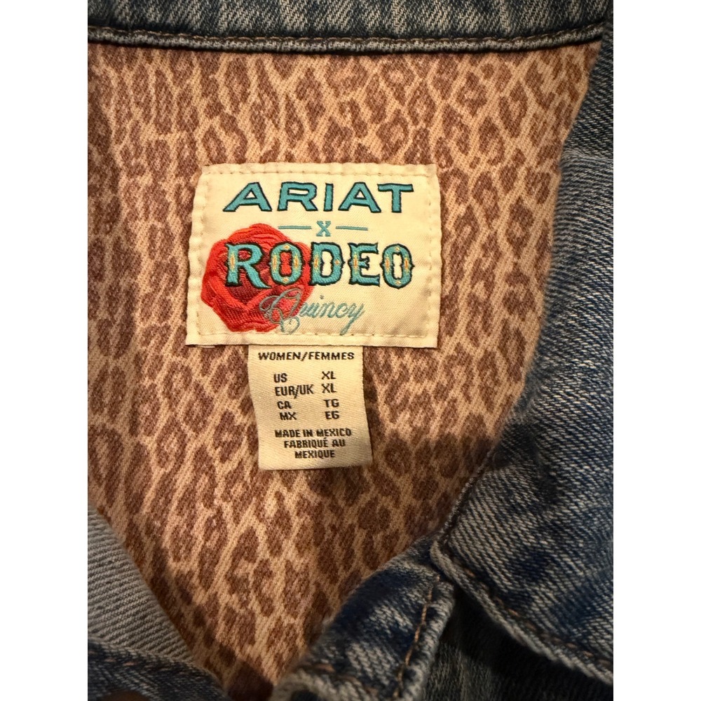 ARIAT Rodeo Quincy Trucker Denim Jacket Western Rose Applique Women's XLarge NEW - Picture 6 of 9